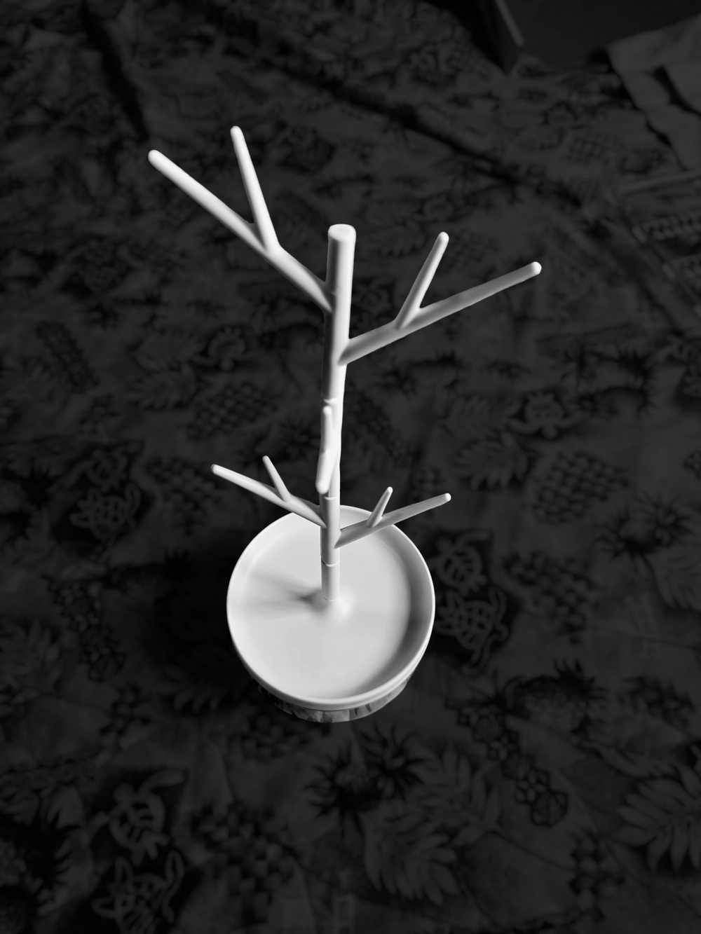 Minimalist White Jewelry Tree Organizer - Picture 2 of 3
